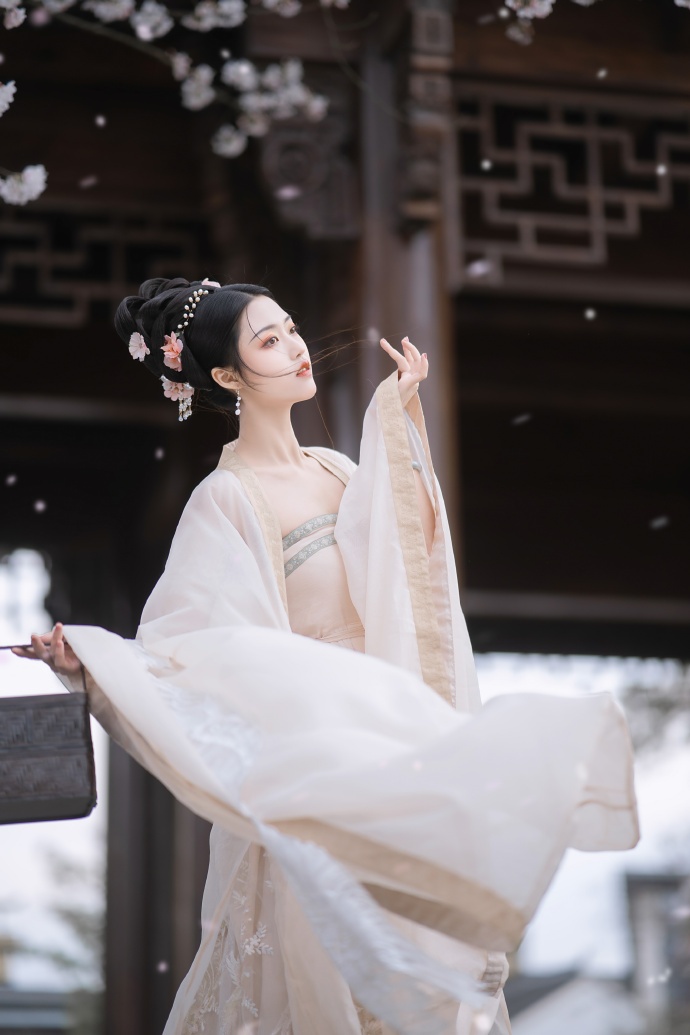 繁城之下 封面